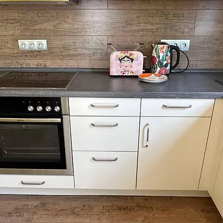 4 Apartment *